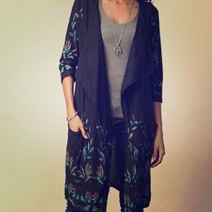 Charcoal 🌺 Floral Drape Pocket Cardigan Black blu